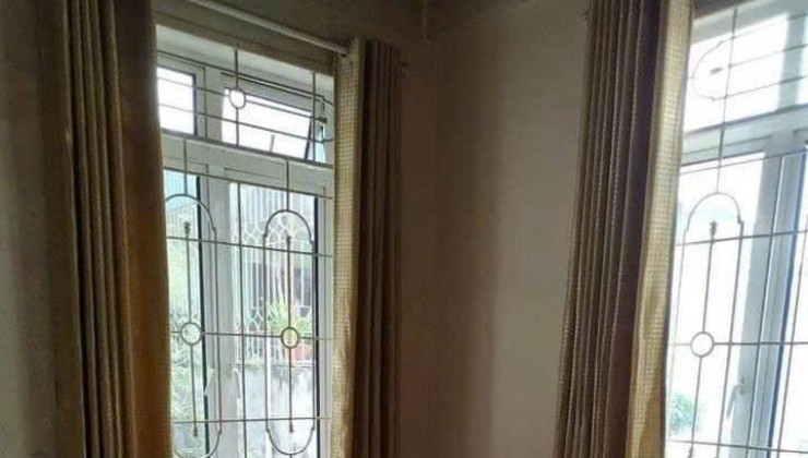 Cho thuê nhà Giảng Võ , Ba Đình, DT 50m 4 tầng, 15 Triệu, ngõ ba gác - ở hộ GĐ, VP, KDonline
